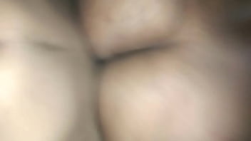 Esposa nua fez xixi