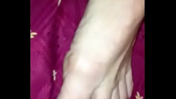 Mature lez pussy grind