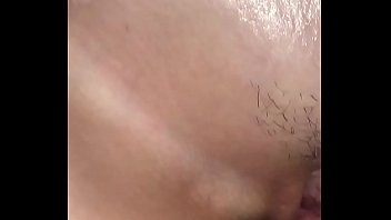 Vraie femme gémissante baise