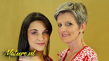 Brünette sexy milf hat sexdate mit opa
