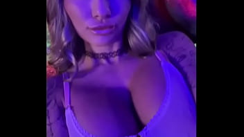 My wife dont want to.let mee see her naked now