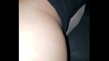 Vợ trần trả lời cửa